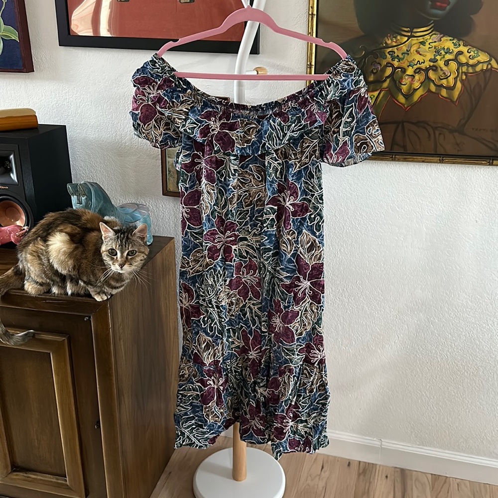 Vintage off-shoulder Hawaiian dress